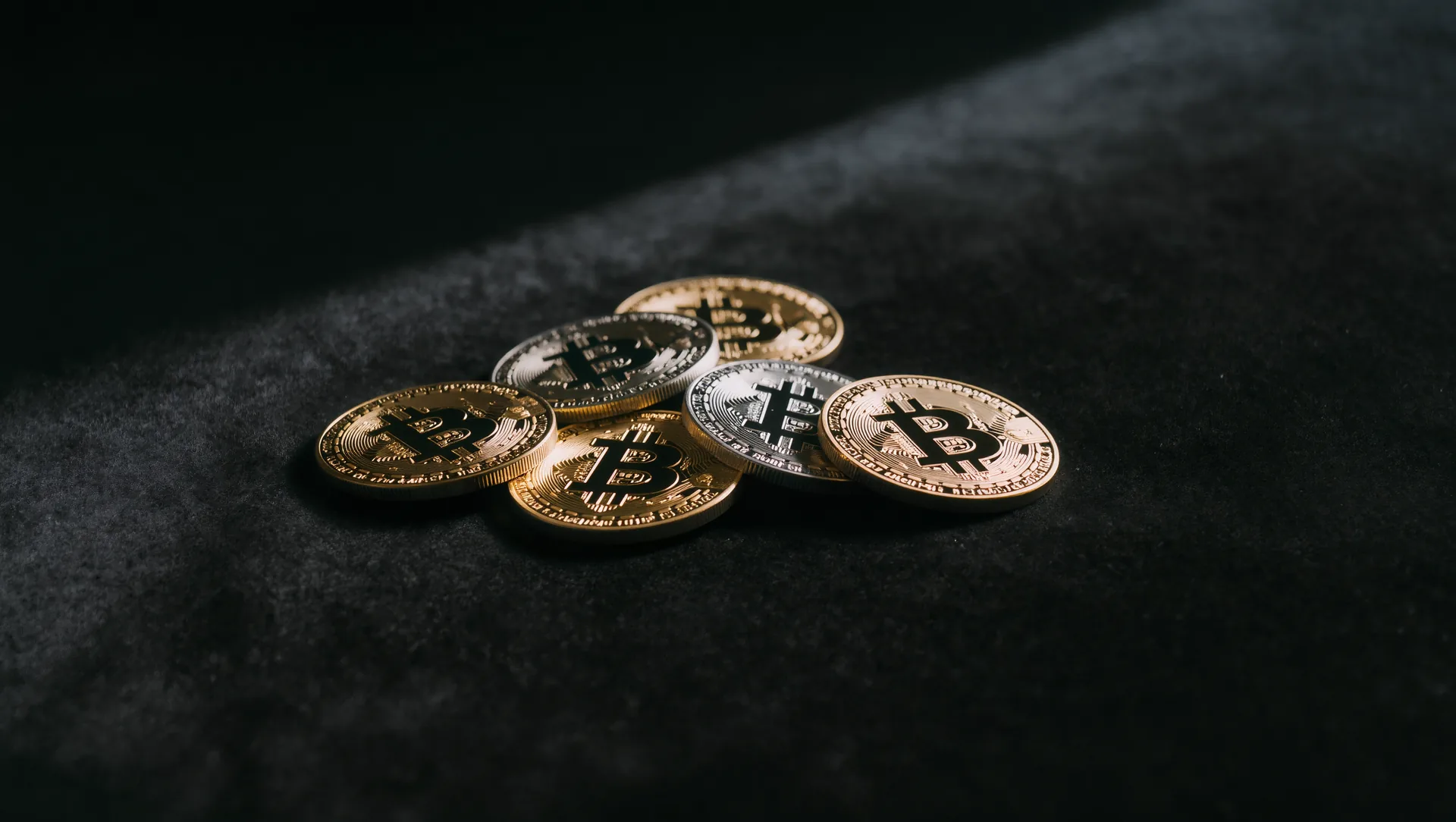 Altcoins und Cybersecurity: Eine Analyse der Herausforderungen für Investoren und Unternehmen